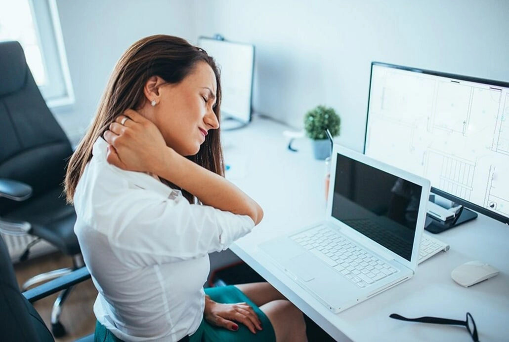 10 Tips to Help You Fix Your Tech Neck from a Chiropractor